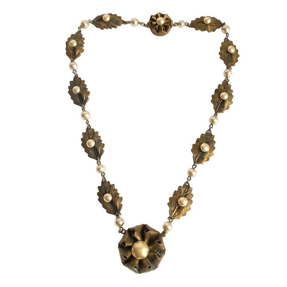 Vintage Victorian Style Faux Pearl Necklace Crimped Leaf Antique Gold Choker